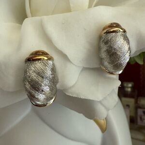 Christian Dior 18k gold plated vintage clip on earrings 1980’s EUC